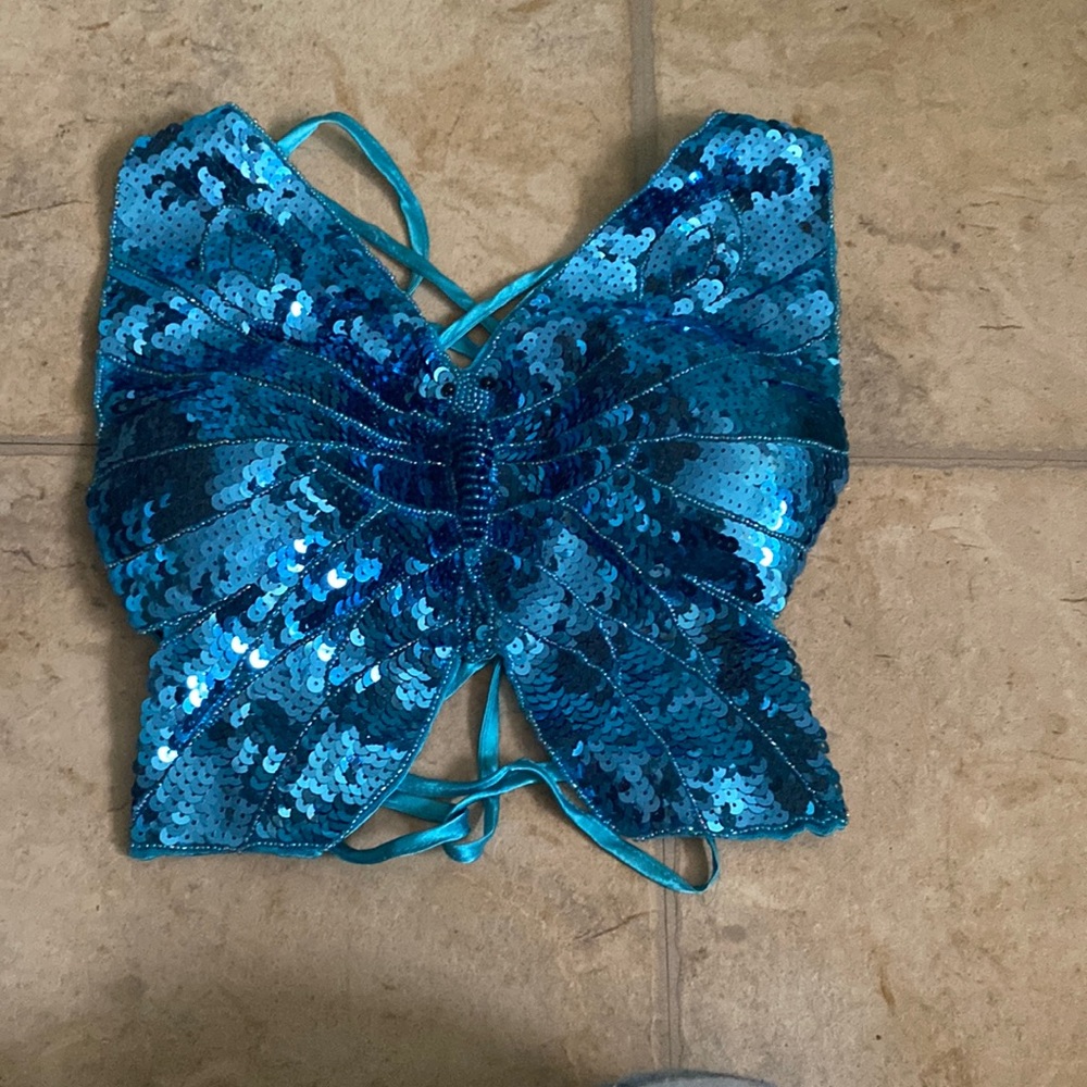 Butterfly top